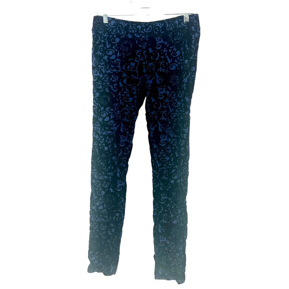 Romeo & Juliet Couture Women's Velvet Print Leggings Size M Blue / Black Floral - Picture 3 of 12